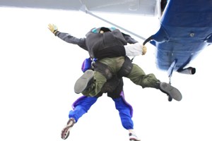 skydiving-flying.jpg