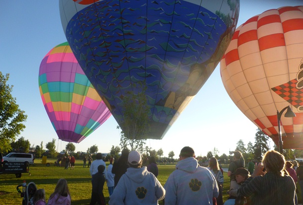 beautiful-balloons-over-bend.jpg