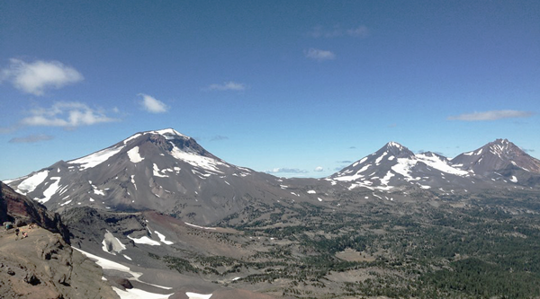 three-sisters-mountains.png