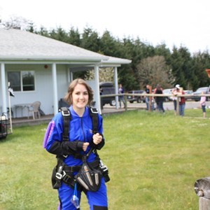 jen-skydiving-oregon.jpg