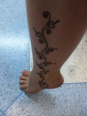 morrocan-leg-henna.jpg