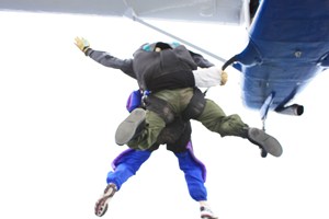 skydiving-flying.jpg